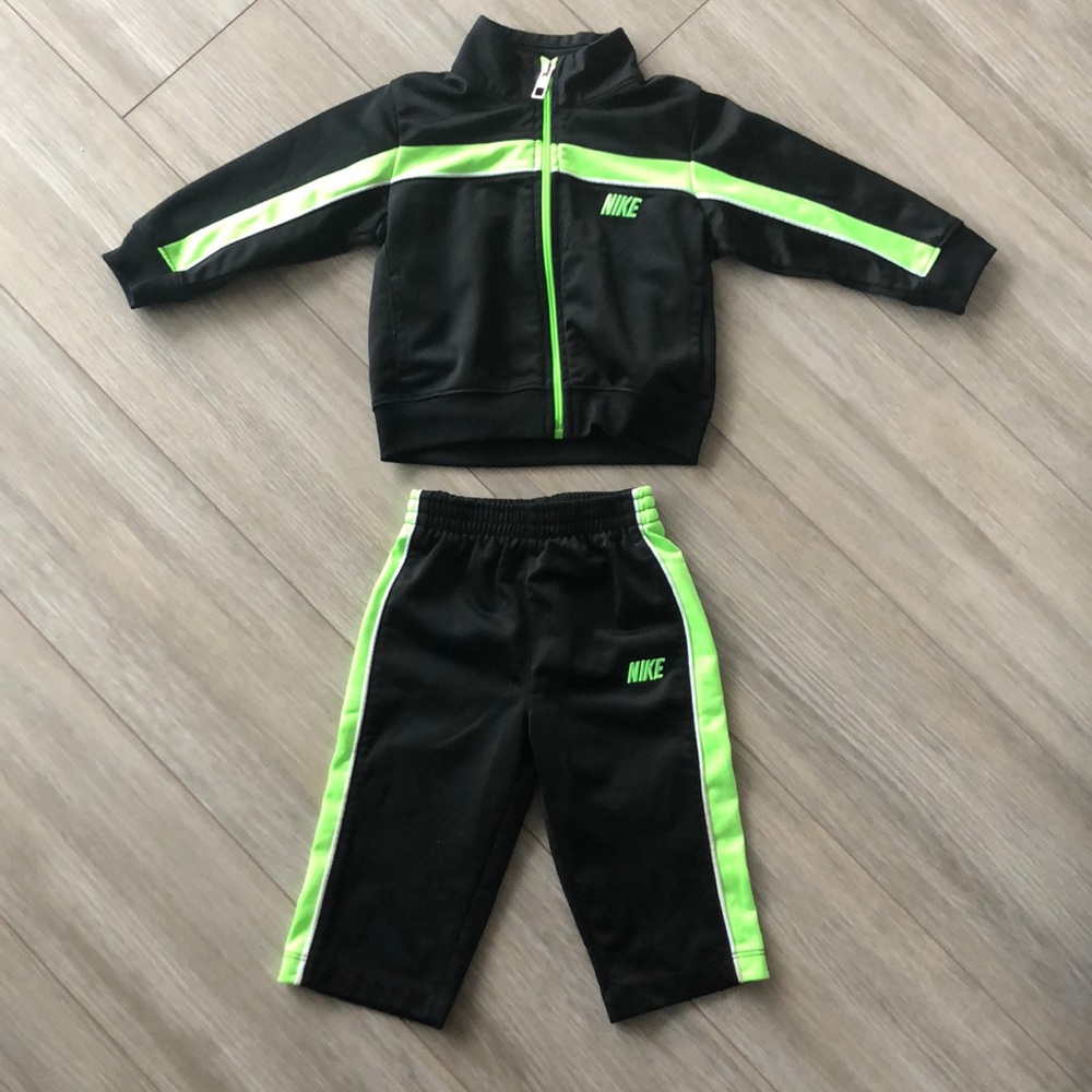 Black & Green Nike track suit